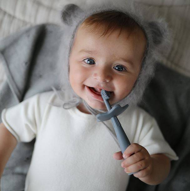 Mushie Star Training - Toothbrush Tradewinds silikona zobubirste