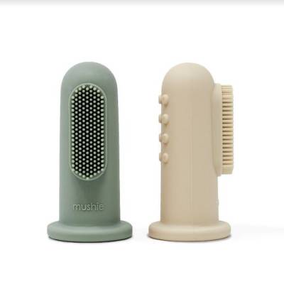 Mushie Finger Toothbrush silikona zobu tīrīšanas un smaganu masāžas uzpirkstenis Cambridge Blue / Shifting Sand