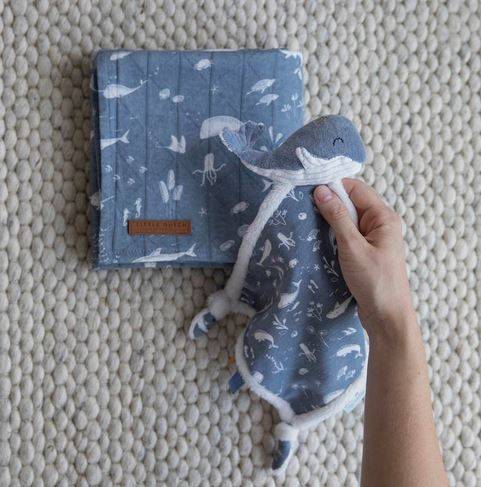 Little Dutch Cuddle cloth Whale Ocean Blue miega mīļlupatiņa zila Little Dutch Cuddle cloth Whale Ocean Blue miega mīļlupatiņa zila