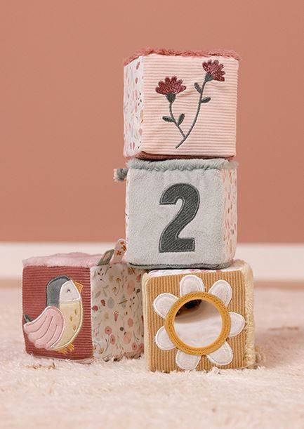 Little Dutch Set of soft cubes ´Flowers & Butterflies´ mīksto kubu komplekts Little Dutch Set of soft cubes ´Flowers & Butterflies´ mīksto kubu komplekts