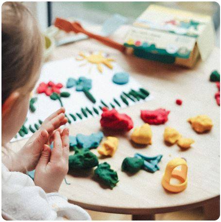 Grünspecht Organic soft clay yellow, red, blue, green plastalīns dzeltens, sarkans, zils un zaļš